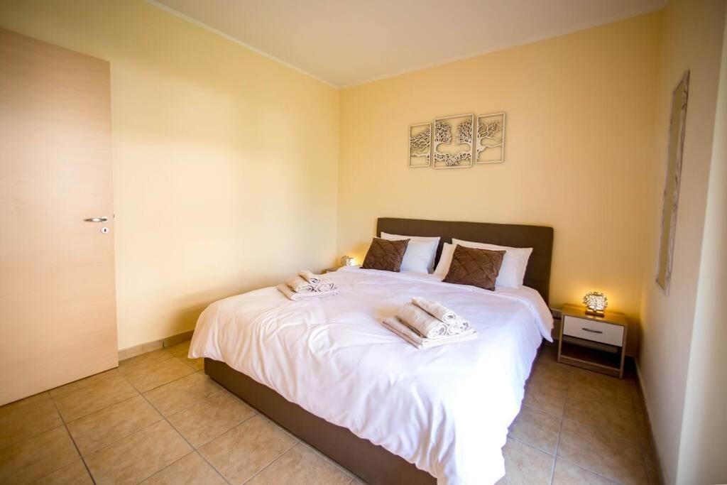 Artemide Apartment Montepaone Lido Екстериор снимка